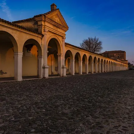 La Loggia Frühstückspension 3*